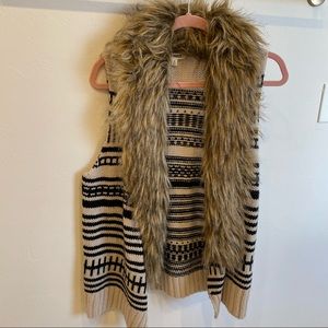 BB Dakota black and cream with fur detail vest- small